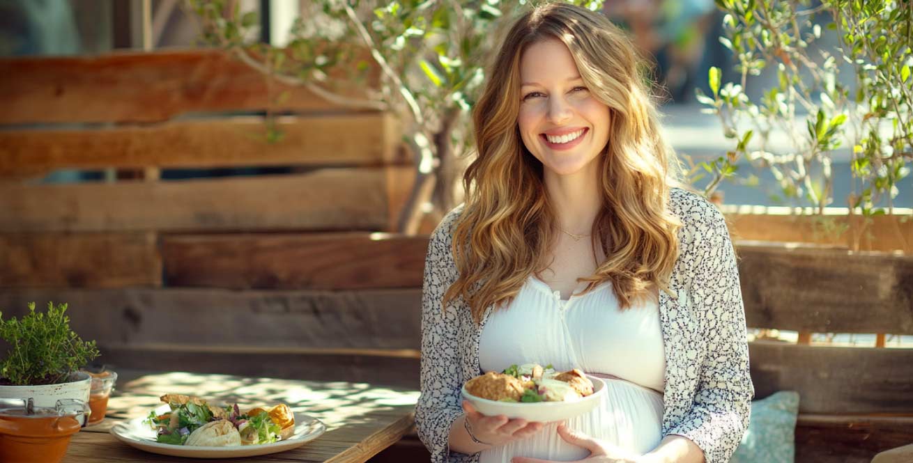 First Trimester Eating Guide: Intuitive Nutrition Tips for Morning Sickness